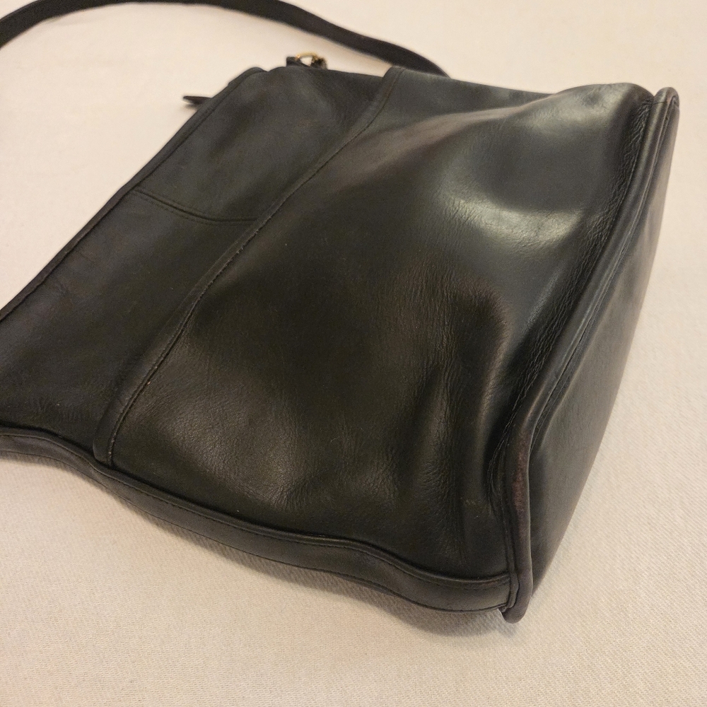 COACH Vintage 90's SoHo Bleeker Black Glove Tanned Leather Bucket/Shoulder Bag - Picture 5 of 14